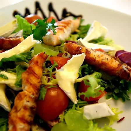 Отель Korona 3*